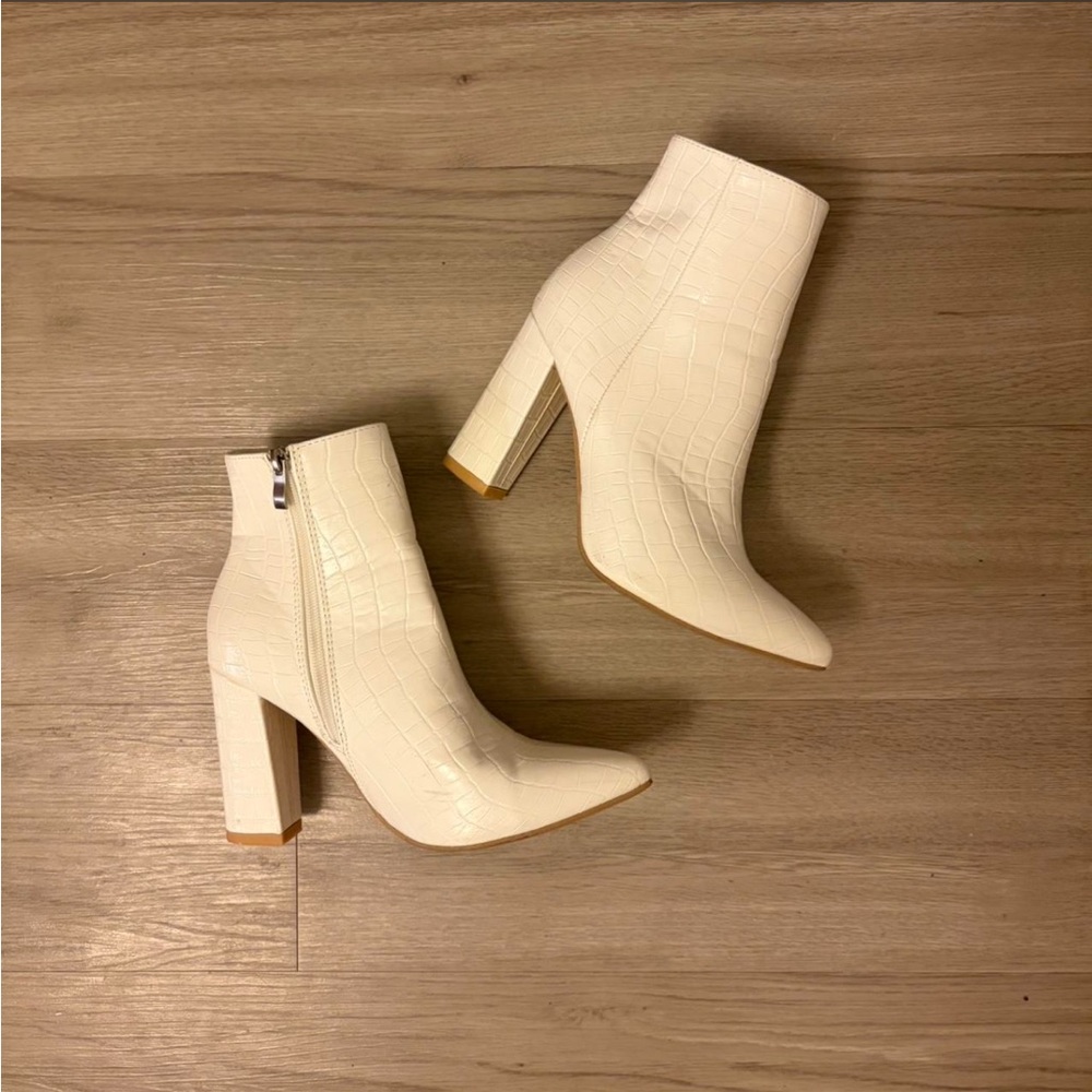 SHEIN Cream Croc-Embossed Pointed Toe Block Heel Ankle Boots